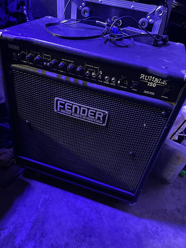 フェンダー　RUMBLE®150 Fender Rumble 150 Review : Power on Casters - Audiofanzine