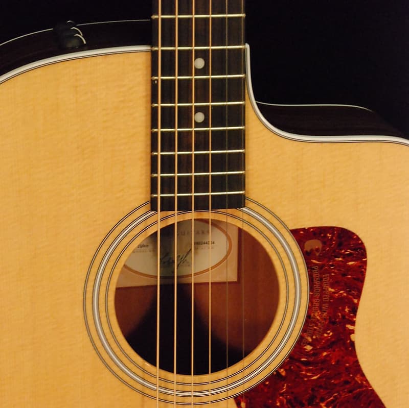 Taylor 210ce with ES-T Electronics image 7