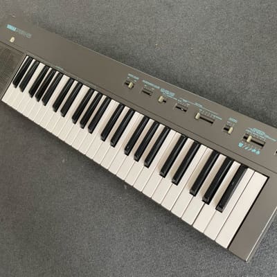 Yamaha PortaTone PSR-15 - Digital Piano / Keyboard