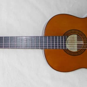 Vintage Yamaha G235 Nylon String Classical Guitar w Rosewood