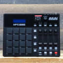 Akai Professional MPD226 Mini Pad Controller 16 MPC Playable MIDI Pad Controller