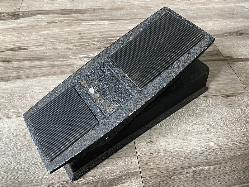 Electro-Harmonix Volume Pedal