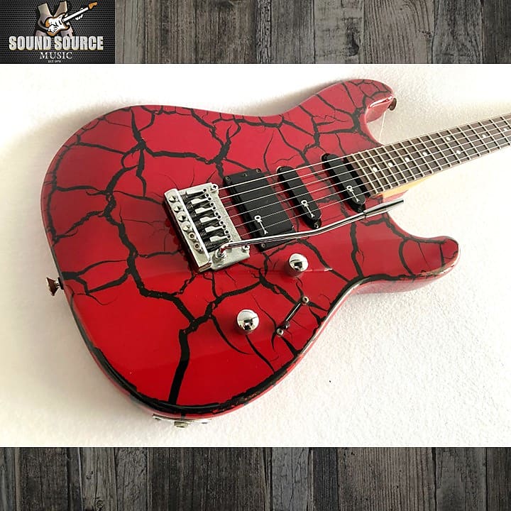Charvel 日本製 Red Crackle Extremely Rare 80s Charvel Charvette w/ Red Crackle Finish