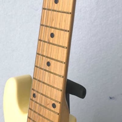 Music Man Mini/Travel Electric Guitar in White/Light-yellow Colour with Speaker Made in Japan image 4