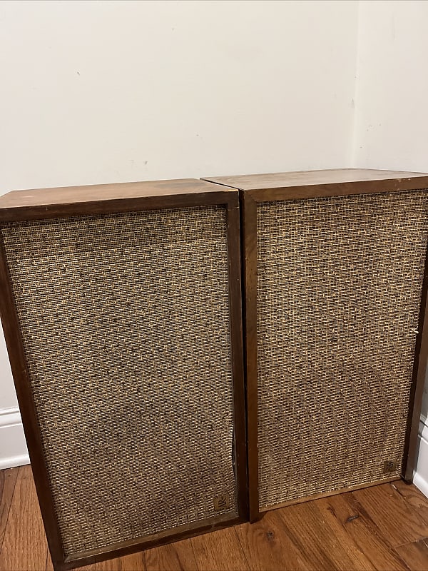 AR 2 Vintage Speakers  			