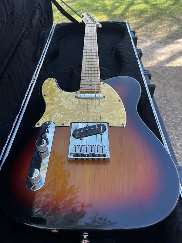 Fender American Series Telecaster Left-Handed with Maple Fretboard 2000 - 2007 - 3-Color Sunburst image 1
