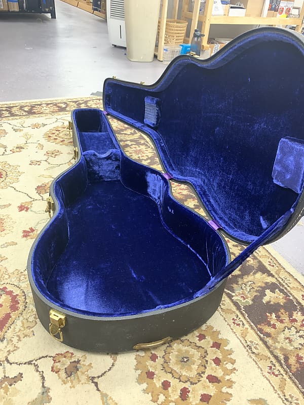 Vintage Gibson Dreadnought Hard Shell Acoustic Guitar Case