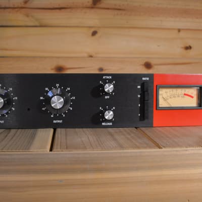 Hairball Audio The Red Stripe Rev F – 1176 – FET compressor with Active link imagen 1