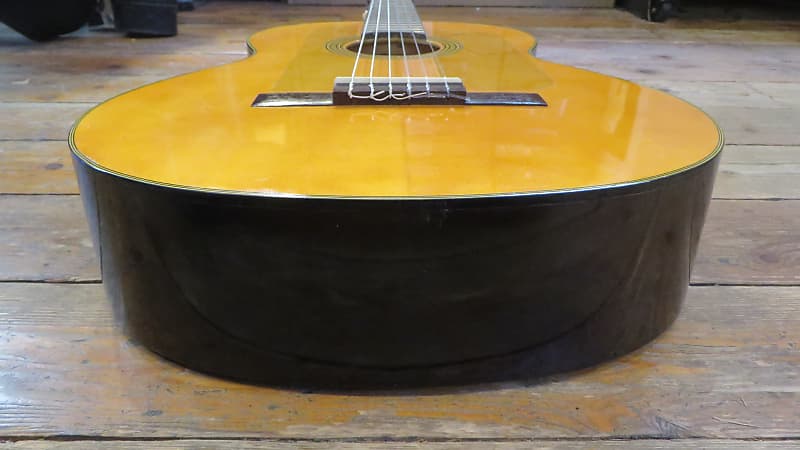 ギター YAMAHA No.100 Yamaha No 100. So-so condition. Not as nice as the No. G 160