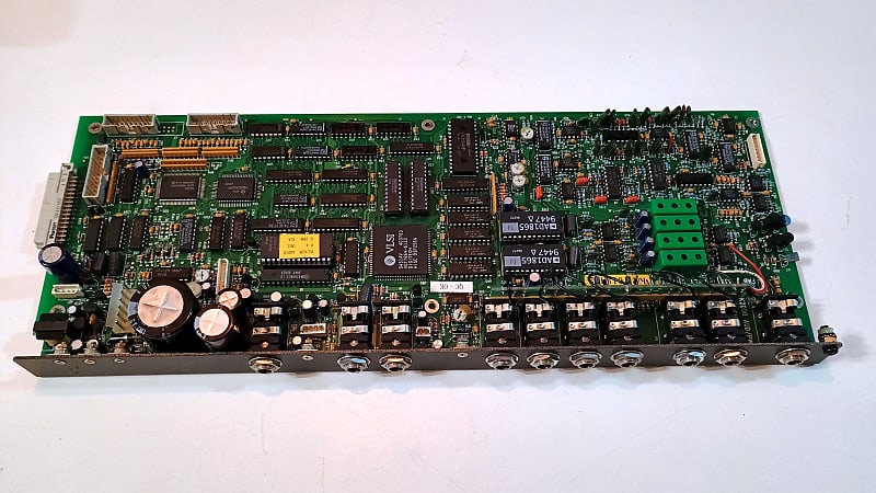 Kurzweil K2000 61-Key Digital Workstation Synthesizer