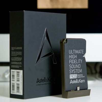 Astell&Kern AK380 Portable Music Player; AK-380; 256GB; Docking stand
