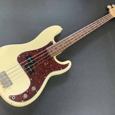 予約】 貴重☆Fender Japan PB70-70USプレシジョンベース白黒ホワイト 