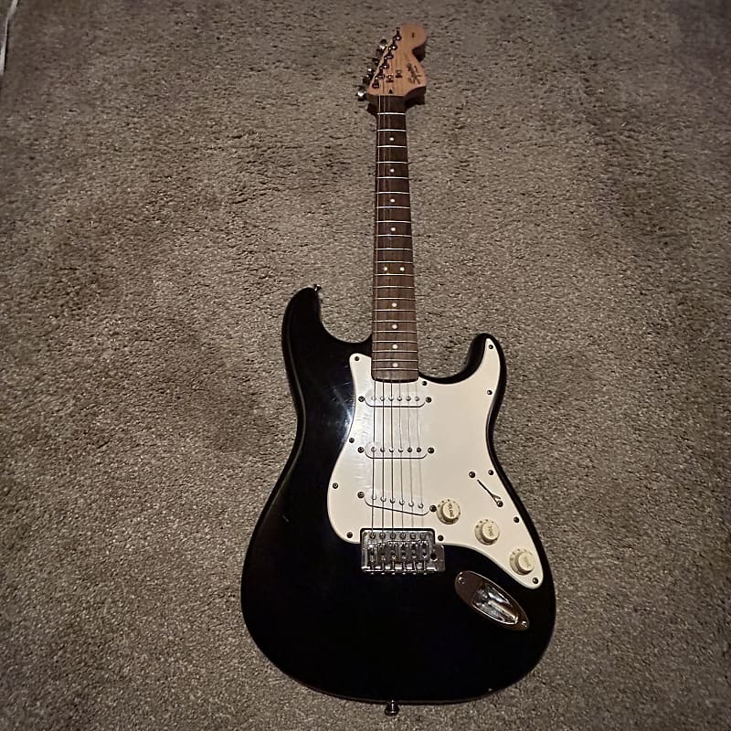 Squier Standard Stratocaster 2001 - 2018 | Reverb