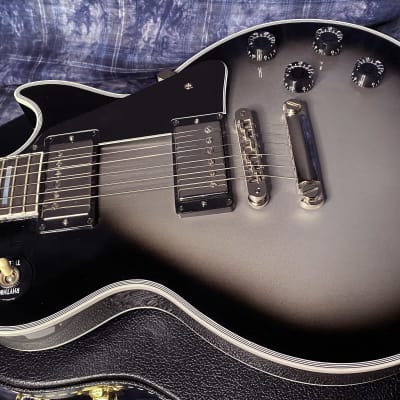 NEW! 2024 Gibson Custom Shop Les Paul Custom - Authorized Dealer - Silverburst - Super RARE! 10.5 - G02268 image 6