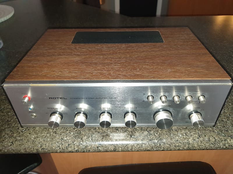 Rotel RA 311 1974 Silver/Wood Laminate STEREO Intergrated Amplifer