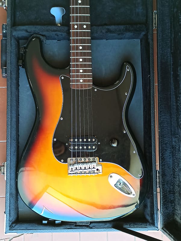 Fender Stratocaster 2000 Sunburst Reverb