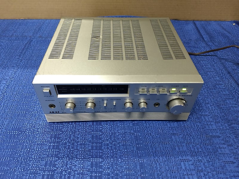 Akai UC-U4 Stereo Integrated Amplifier image 1
