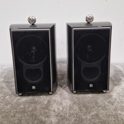 Bowers & Wilkins B&W 685 S2 Bookshelf Speakers in Black w/ Box