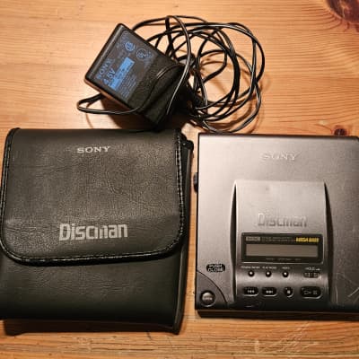 Sony Sony D-303 Audiophile Vintage Discman. Metal With Case 1991