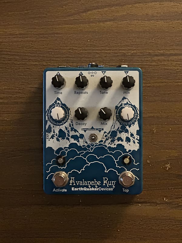 EarthQuaker Devices Avalanche Run Stereo Reverb & Delay with Tap Tempo V2