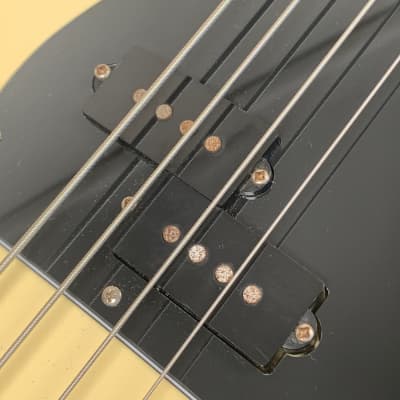 ESP Series 400 Bass '80s Cream image 10