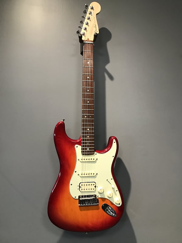 Ｆｅｎｄｅｒ　ＵＳＡ　アメリカンデラックス　エイジドチェリーサンバースト２００９ 2009 Fender American Deluxe Stratocaster Cherry Sunburst