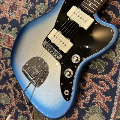Fender Limited Edition American Professional Jazzmaster Rosewood Neck - Skyburst Blue Metallic image 4