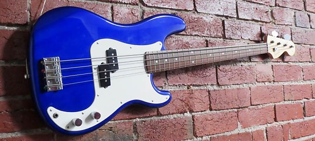 世界を買える 海外ブランド Squier Precision Bass 2009 | Reverb ベース
