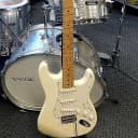 2005 Fender Standard Stratocaster Electric Guitar w/ Case! Maple F/Board! Arctic White Finish! NICE!