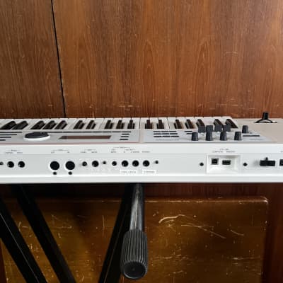 Roland JUNO-DS 61 61-key Synthesizer Special Edition White w/ gig