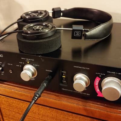TEAC HA-501 Headphone Amplifier - Damping Factor - Black TEAC HA-501 Headphone Amplifier - Damping Factor - Black