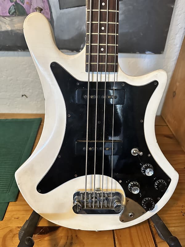 late 70s white Guild B-302 bass image 1