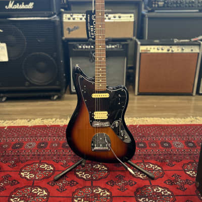 Fender Player Jaguar HS with Pau Ferro Fretboard 2018 - Present - 3-Color Sunburst image 1