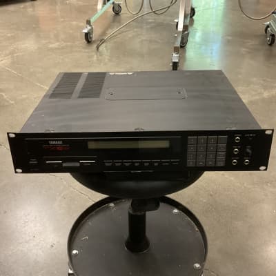 Yamaha TX16W Digital Wave Filtering Sampler 1980s - Black