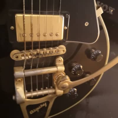 Gibson Black Beauty 1957  2 pick ups with Bigsby image 8