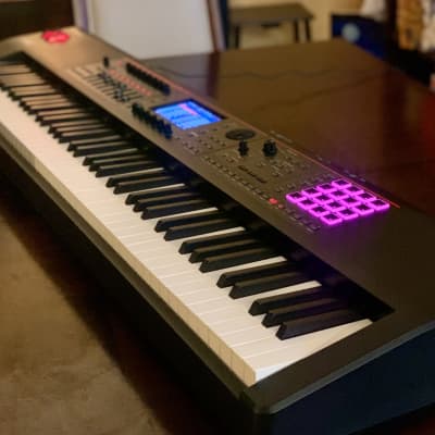 Roland FANTOM-08 88-Key Workstation Keyboard