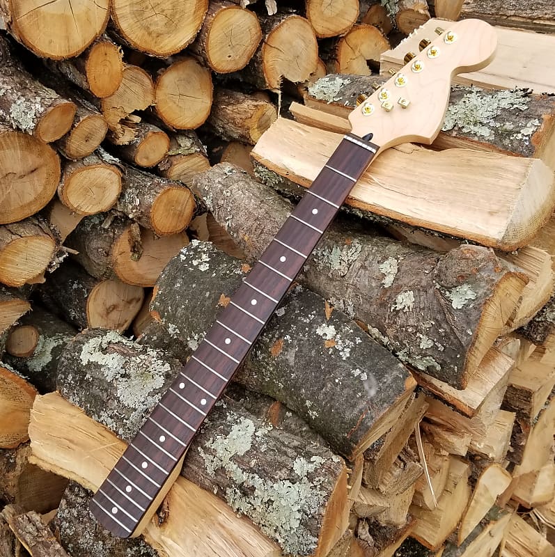 Squier Affinity Stratocaster Rosewood Neck Fender Locking Reverb