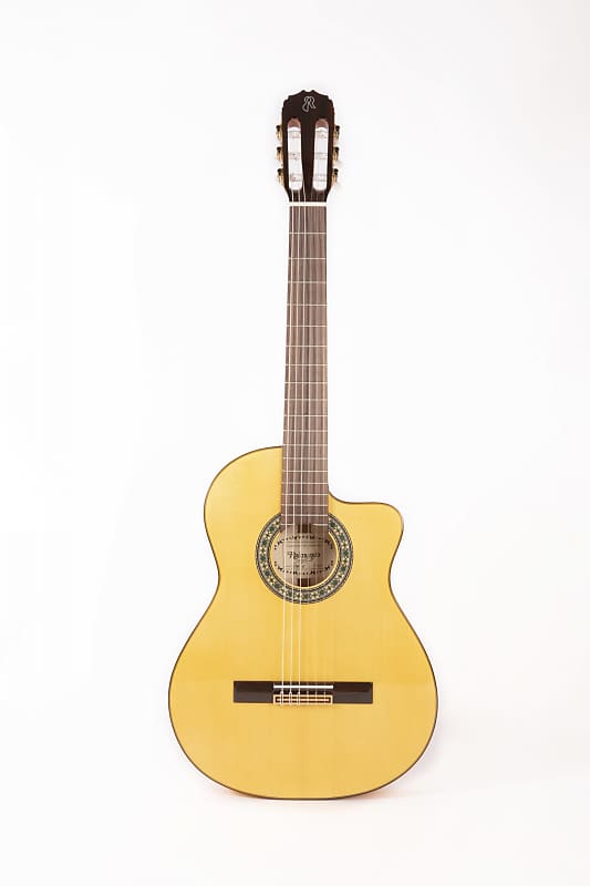 Raimundo on sale flamenco guitar