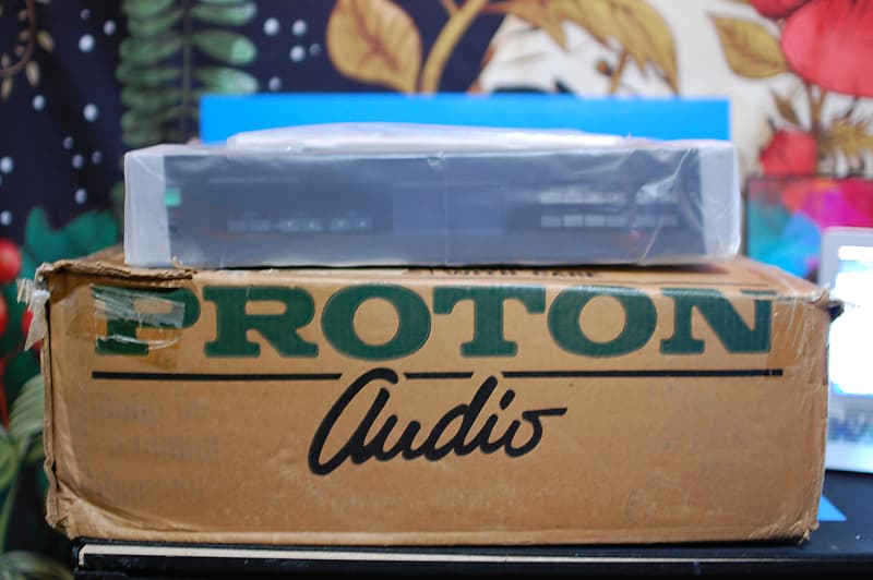 Vintage Proton AM-300 Stereo Amplifier Hifi Audio In All Black, Sealed Inner Plastic  			