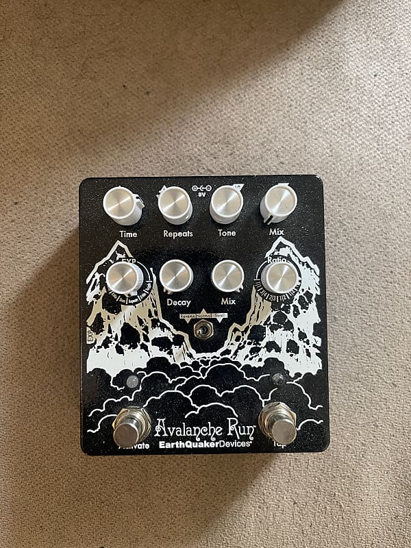 EarthQuaker Devices Avalanche Run Stereo Reverb & Delay with Tap Tempo V2