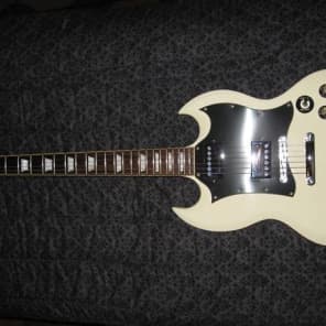 White MIJ Photogenic SG with Gibson deluxe tuners and open