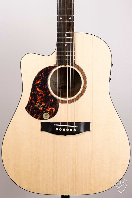 Maton dreadnought online