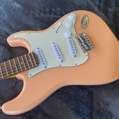 2023 Del Mar Lutherie Surfcaster Strat Coral Pink - Made in USA image 8
