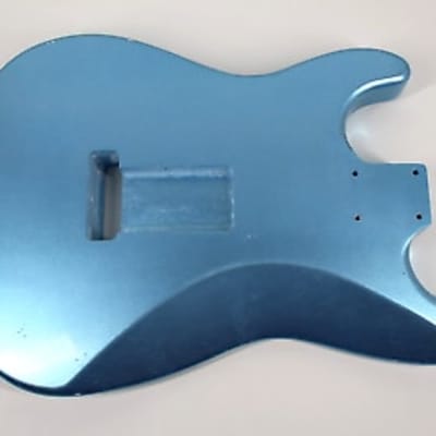 MJT Stratocaster body VTS 2023 - Ice Blue Metallic (nitrocellulose) light relic image 4