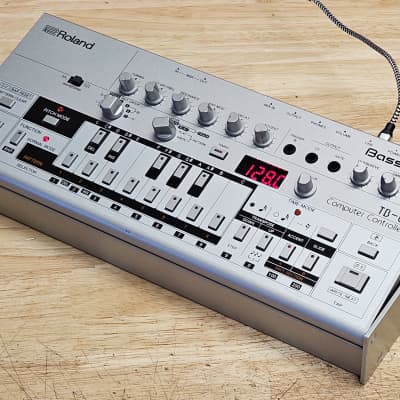 The producer's guide to the Roland TB-303 (and its clones)