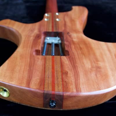 Soderlund Loerie multi-scale electric in hard pear and padauk 2017 Natural Oil image 12