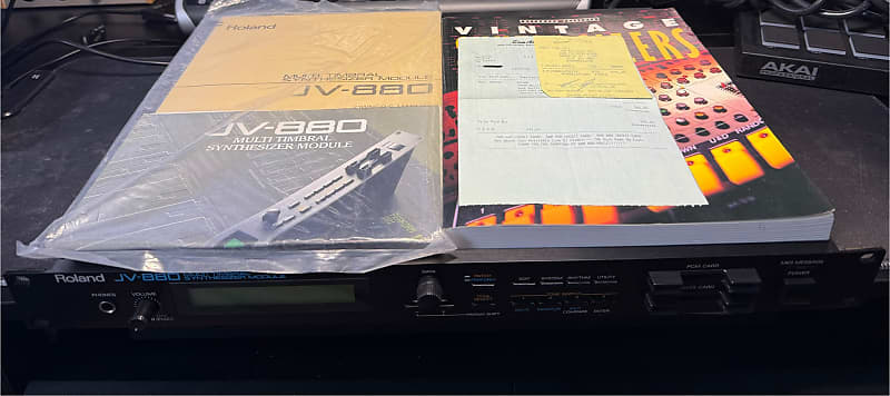 Roland JV-880 シンセサイザモジュール Roland JV-880 Multi Timbral Synthesizer Module Rackmount