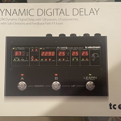 TC Electronic 2290 P Dynamic Digital Delay Guitar Effects