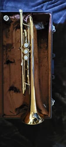 CONN 1000B,  MINT with rose brass bell image 1