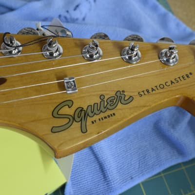Squier Classic Vibe '60s Stratocaster with Laurel Fretboard 2019 - Present - Candy Apple Red image 6